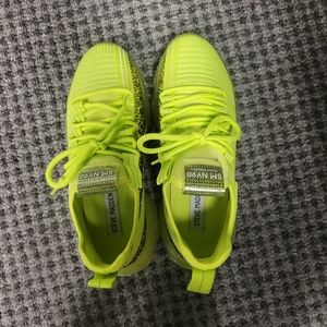 Steve Madden Maxima Sneakers- Green (women's 8.5)